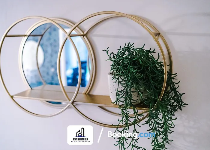 Prázdninový dům 3 Bedroom House By Nyos Short Lets & Serviced With Parking