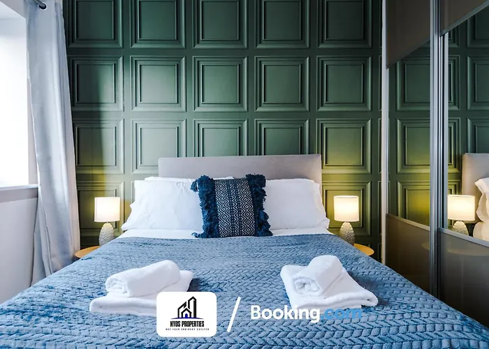 Prázdninový dům 3 Bedroom House By Nyos Short Lets & Serviced With Parking