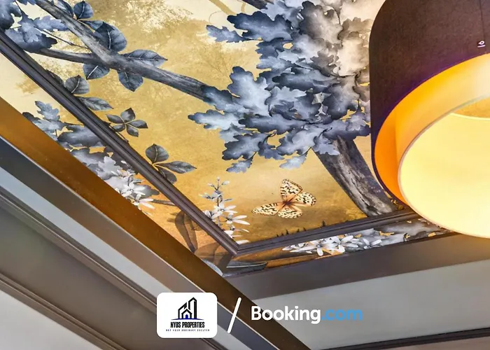 3 Bedroom By Nyos Short Lets & Serviced With Garden *