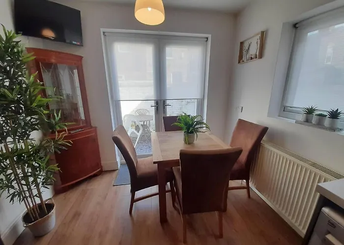 Stylish 4 Bed House - 15 Min To Centre Tatil Evi *