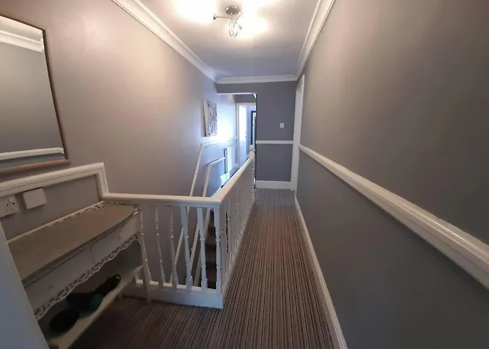 Stylish 4 Bed House - 15 Min To Centre Tatil Evi *