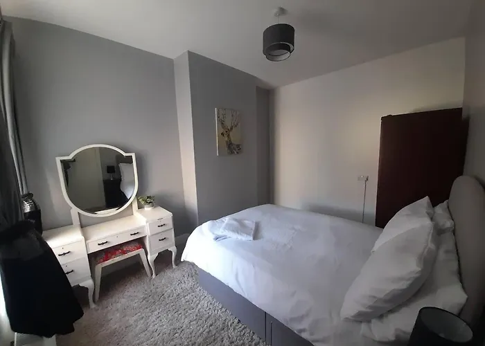 Stylish 4 Bed House - 15 Min To Centre Tatil Evi Manchester