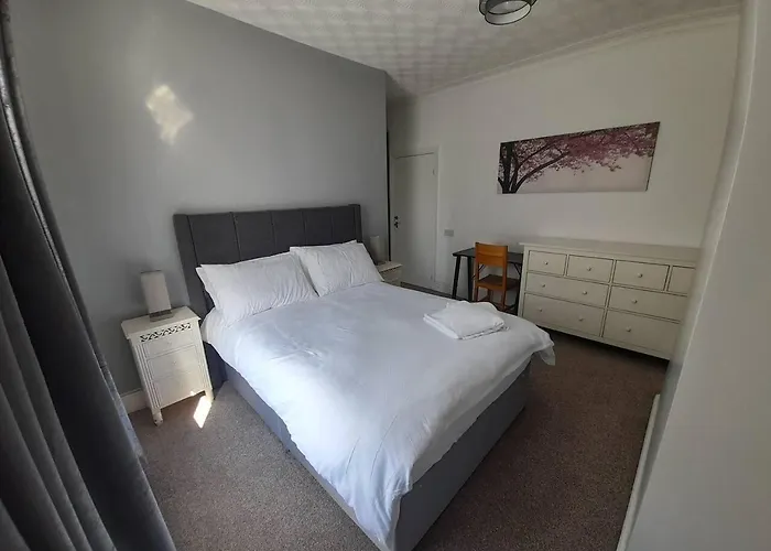 Stylish 4 Bed House - 15 Min To Centre Tatil Evi Manchester