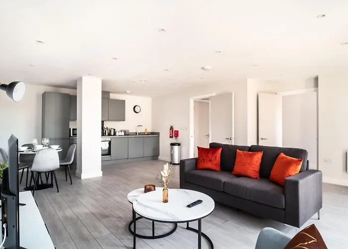 Modern 3 Bedroom 아파트 *