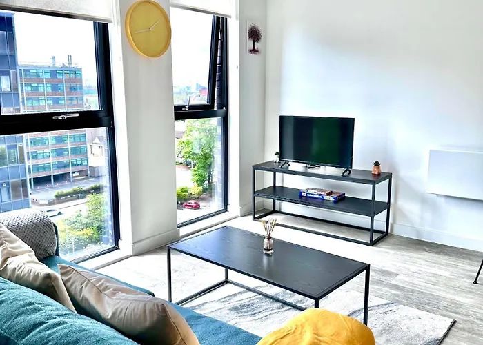 Fresh 2bed 2bath 2mins Drive To Man Utd Stadium Apartament *