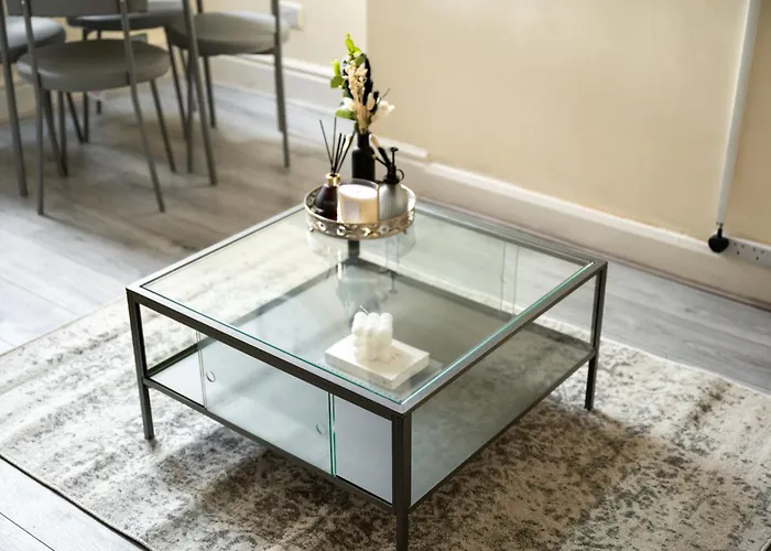 Modern 4br In M11, Close To Etihad Stadium Sleeps 11 Semesterbostad