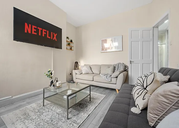 Modern 4br In M11, Close To Etihad Stadium Sleeps 11 Dom wakacyjny Manchester