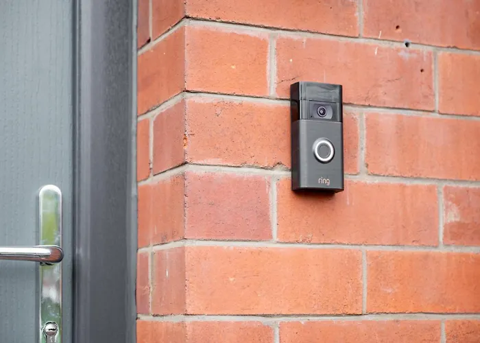 Modern 4br In M11, Close To Etihad Stadium Sleeps 11