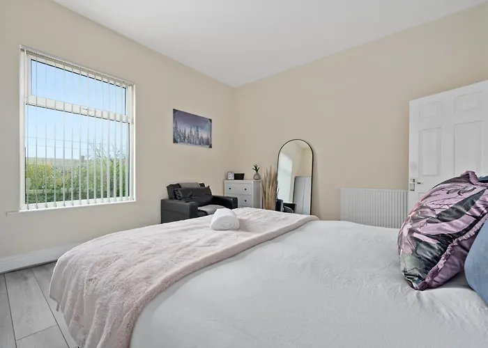 Сasa de vacaciones Modern 4br In M11, Close To Etihad Stadium Sleeps 11 *