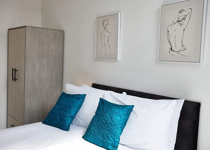 The Carnelian * Mánchester