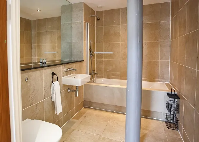 The Carnelian * מנצ'סטר