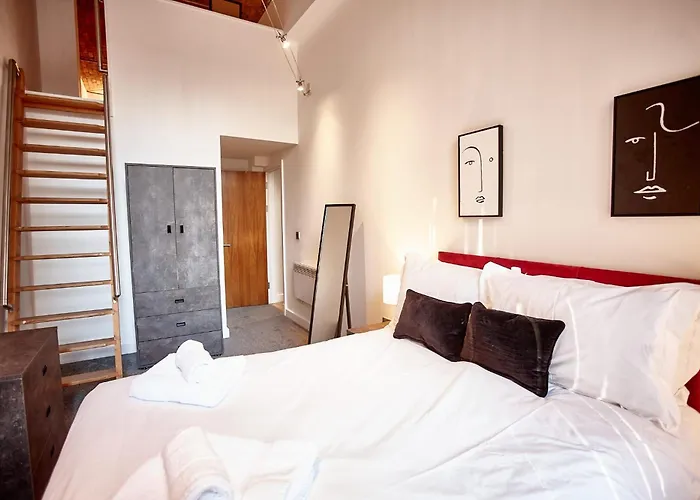 The Morganite * Manchester