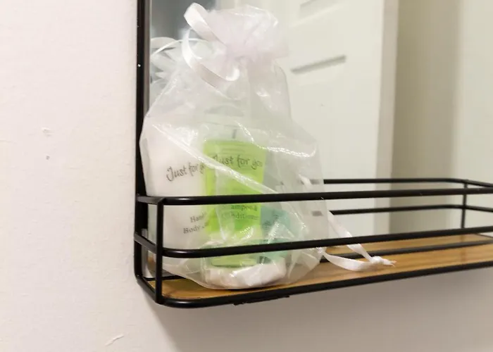 شقة Cosy & Compact In Swinton