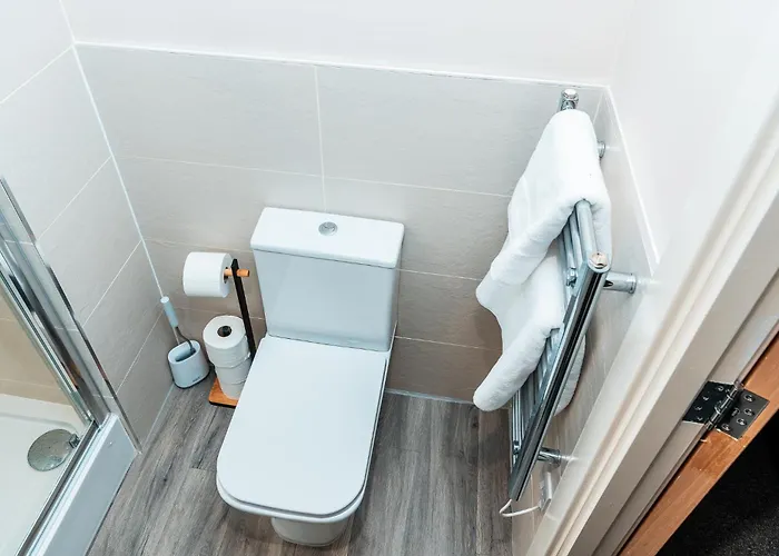 Entire 2 Bedroom And 2 Bathroom In -free Underground Parking Apartamento *