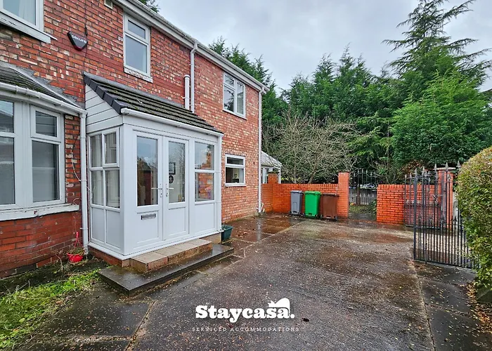 Large 6br House Free Parking & Wifi Dom wakacyjny