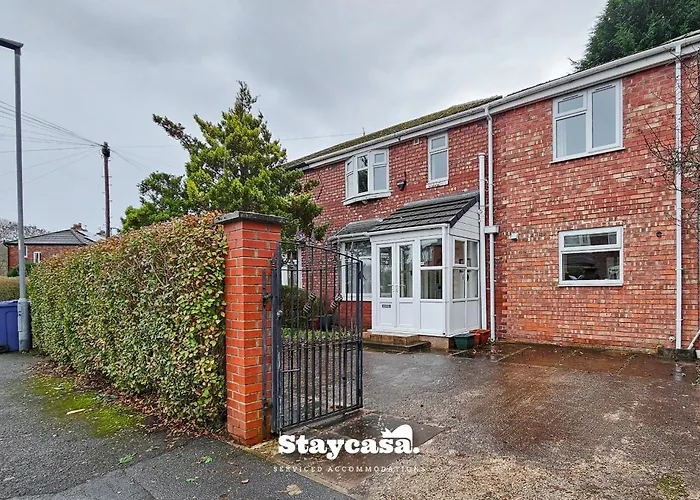 Large 6br House Free Parking & Wifi Dom wakacyjny