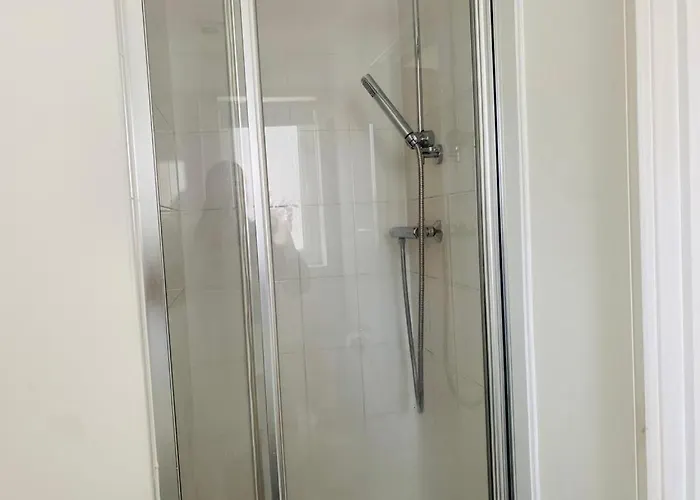 Kwatera prywatna Modern, Stylish And Central *