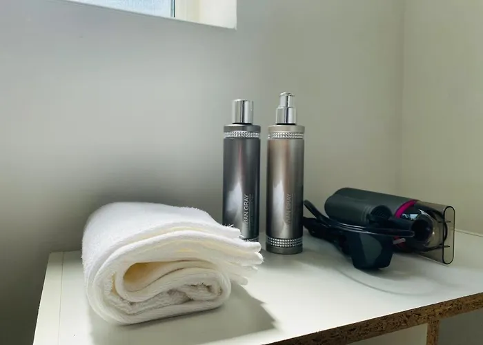 Modern, Stylish And Central *