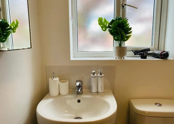 Modern, Stylish And Central *