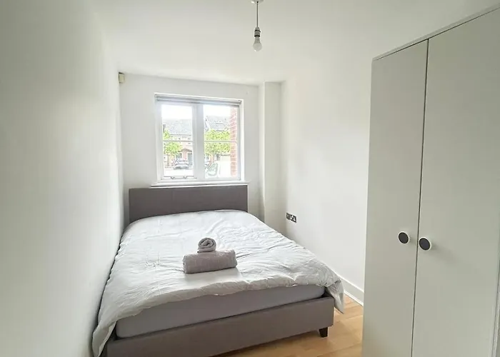 Spacious And Cosy Entire Flat 아파트 *