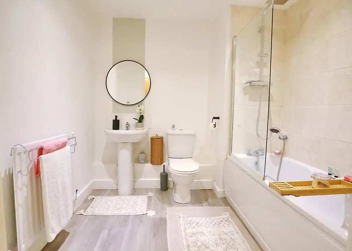 Free Parking X2 Walk To Man - Pass The Keys