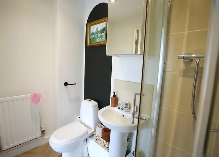 Walk To Man & With Free Parking - Pass The Keys Appartement Manchester