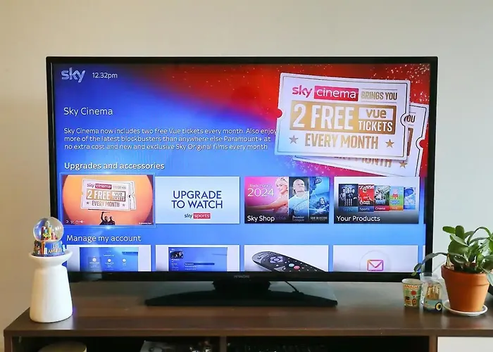 Free Parking X2 Walk To Man - Pass The Keys