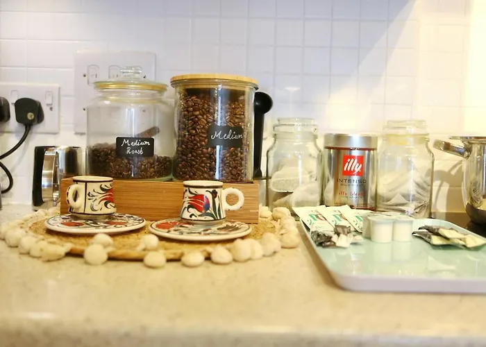 Free Parking X2 Walk To Man - Pass The Keys Manchester