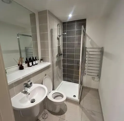 아파트 2 Bed Corner With Gym *