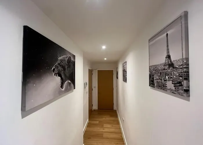 2 Bed Corner With Gym *