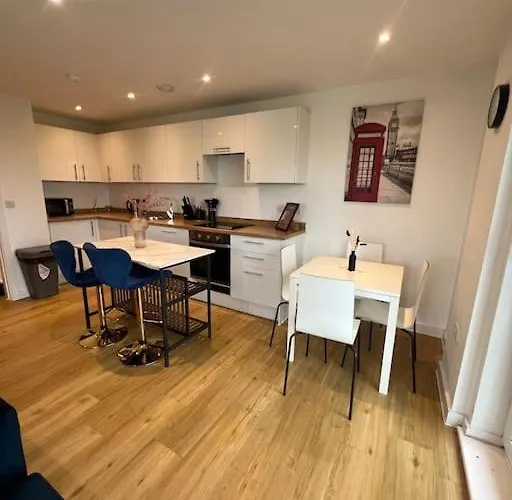 Apartman 2 Bed Corner With Gym Manchester