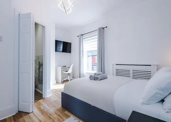 Semesterbostad The Retreat Near Salford Quays *