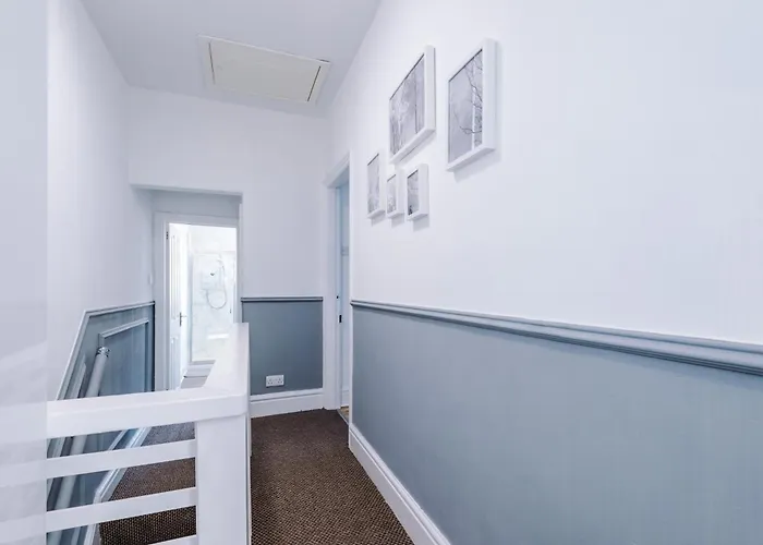 펜션 The Retreat Near Salford Quays