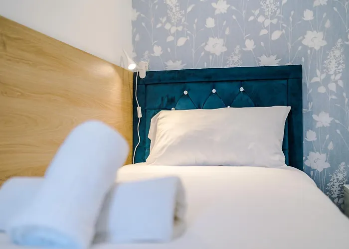 The Retreat Near Salford Quays 펜션 *