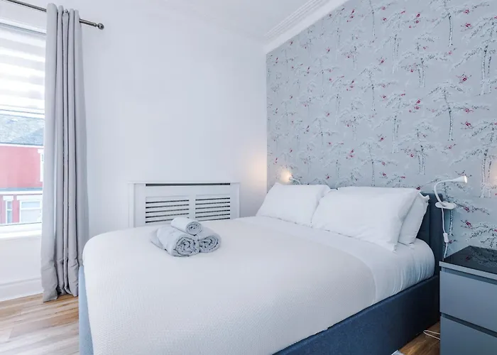 펜션 The Retreat Near Salford Quays