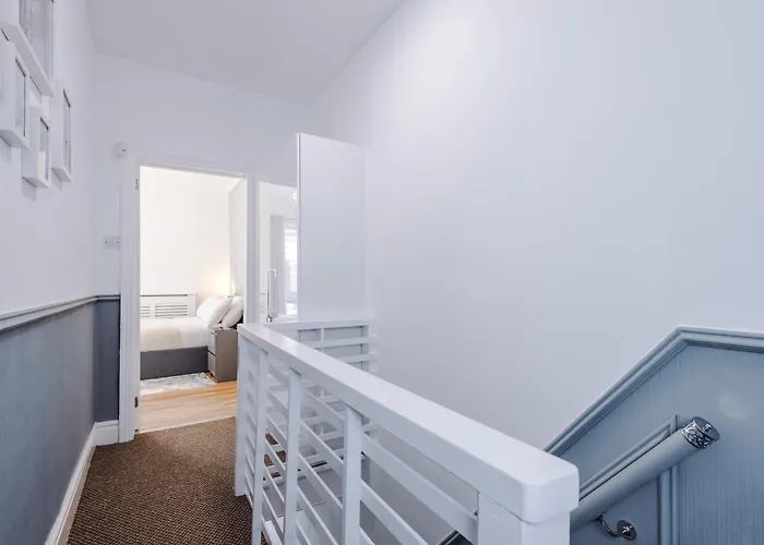 펜션 The Retreat Near Salford Quays