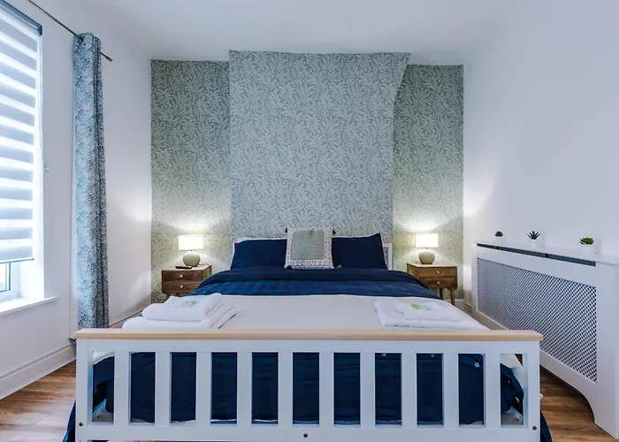 別荘 4 Bedroom Victorian House マンチェスター