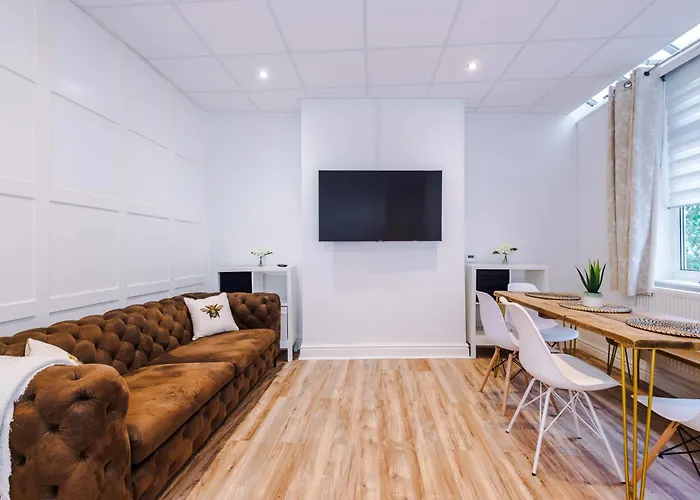 4 Bedroom Victorian House *