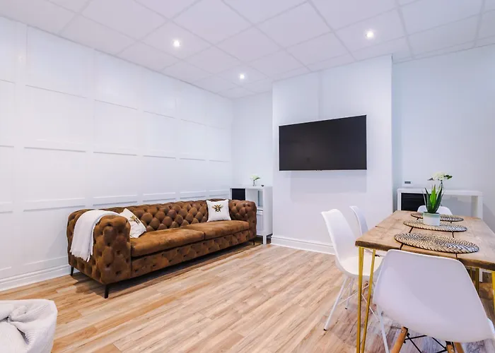 別荘 4 Bedroom Victorian House