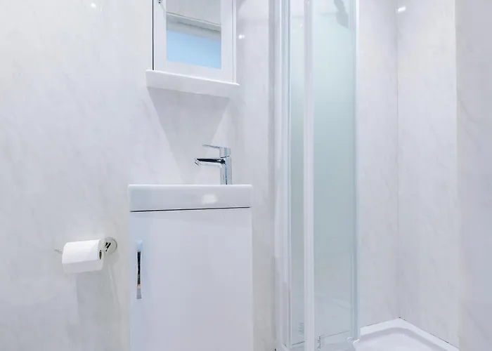 4 Bedroom Victorian House * マンチェスター