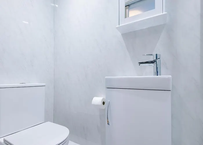 別荘 4 Bedroom Victorian House *