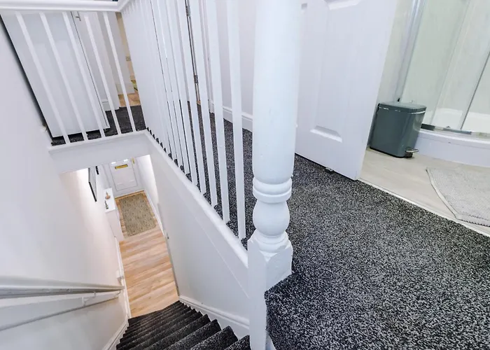 4 Bedroom Victorian House *