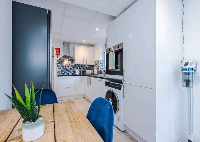 4 Bedroom Victorian House 別荘 *