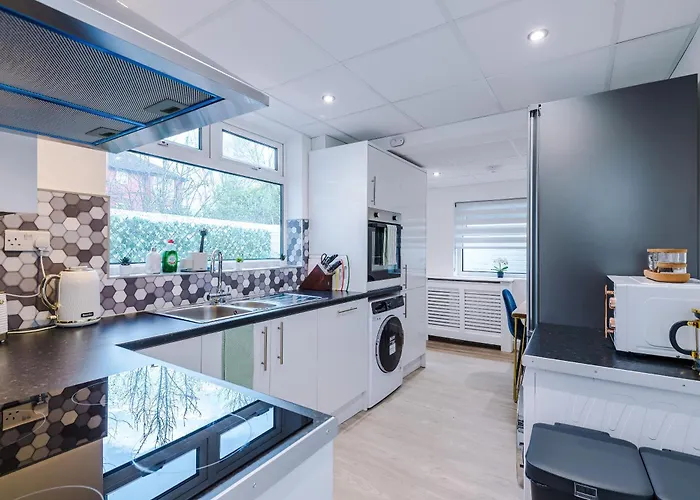 4 Bedroom Victorian House *