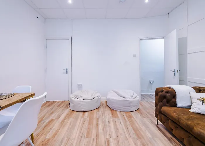 4 Bedroom Victorian House マンチェスター