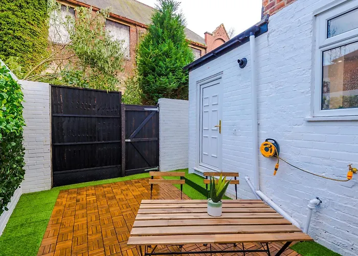 別荘 4 Bedroom Victorian House *