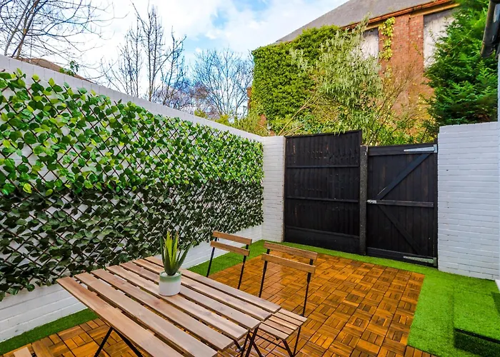 4 Bedroom Victorian House * Manchester