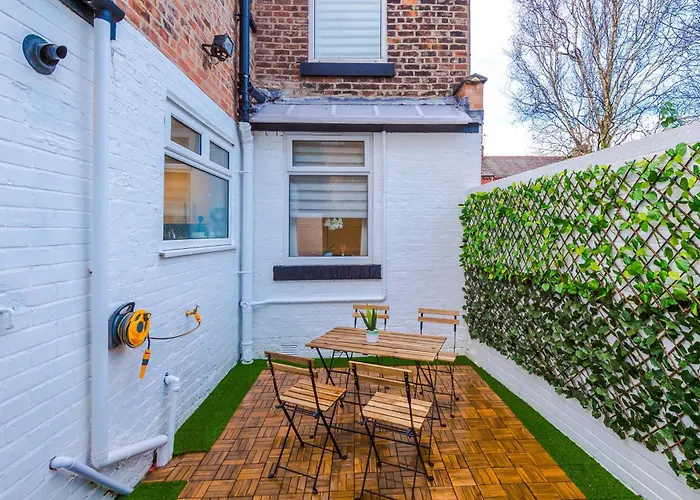 4 Bedroom Victorian House 別荘