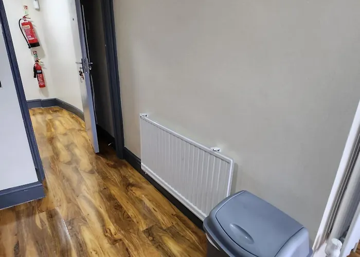 133 A Park Road * Manchester