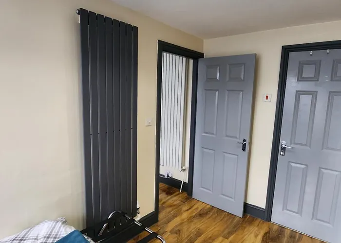 133 A Park Road * Manchester